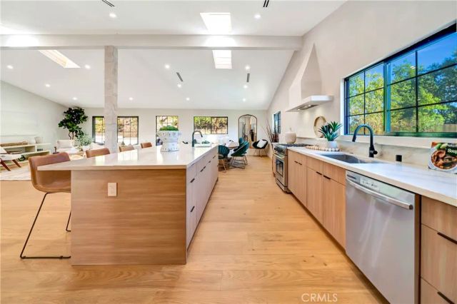 5534 Pattilar Avenue, Woodland Hills, CA 91367