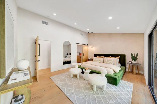 5534 Pattilar Avenue, Woodland Hills, CA 91367