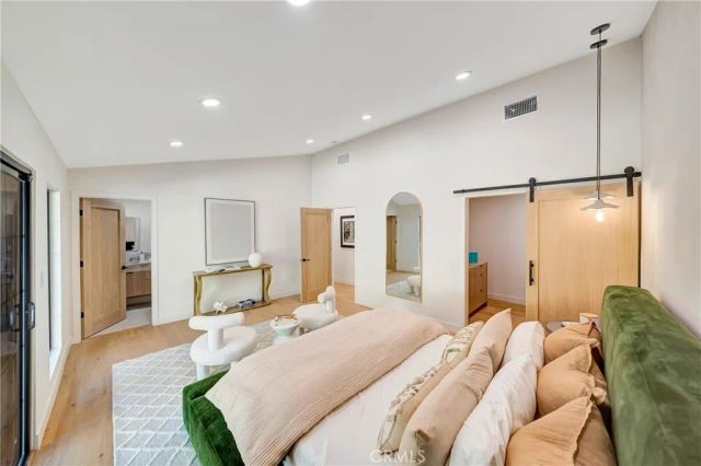 5534 Pattilar Avenue, Woodland Hills, CA 91367