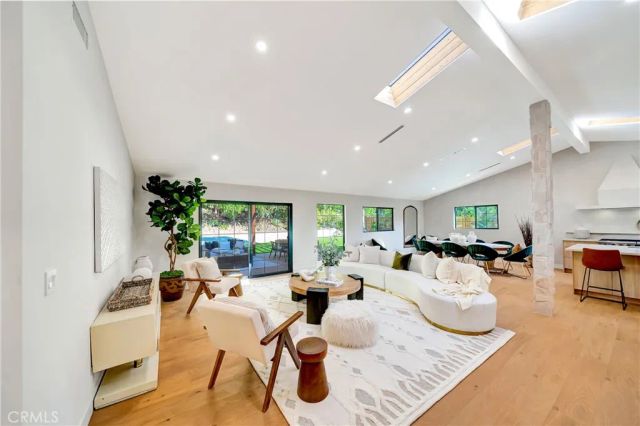 5534 Pattilar Avenue, Woodland Hills, CA 91367