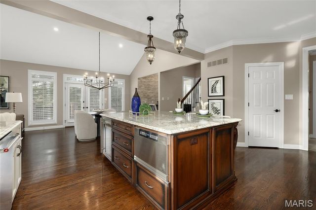 997 Tara Oaks Drive, Chesterfield, MO 63005