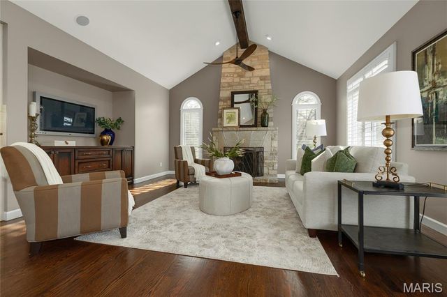 997 Tara Oaks Drive, Chesterfield, MO 63005