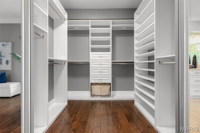 997 Tara Oaks Drive, Chesterfield, MO 63005