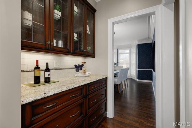 997 Tara Oaks Drive, Chesterfield, MO 63005