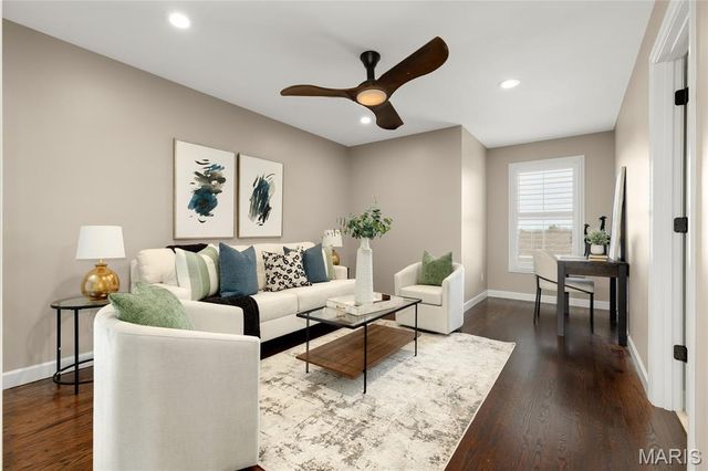 997 Tara Oaks Drive, Chesterfield, MO 63005