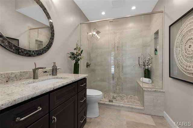 997 Tara Oaks Drive, Chesterfield, MO 63005