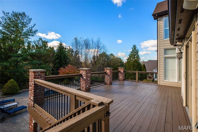 997 Tara Oaks Drive, Chesterfield, MO 63005