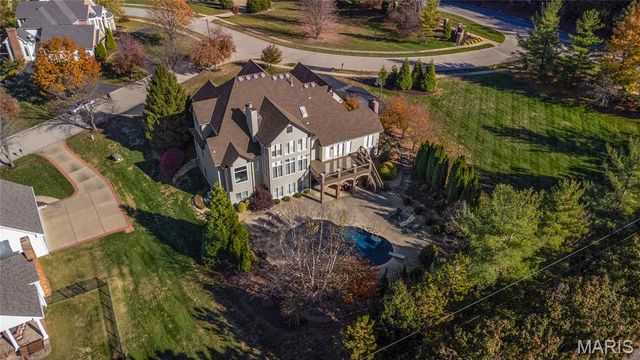 997 Tara Oaks Drive, Chesterfield, MO 63005