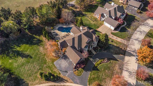 997 Tara Oaks Drive, Chesterfield, MO 63005