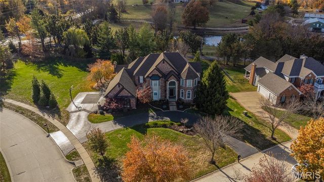 997 Tara Oaks Drive, Chesterfield, MO 63005
