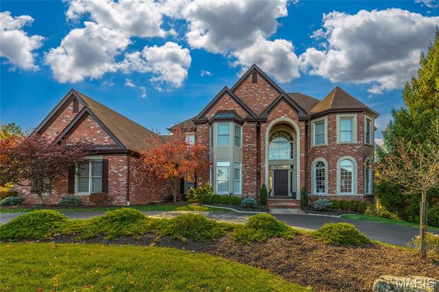 997 Tara Oaks Drive, Chesterfield, MO 63005