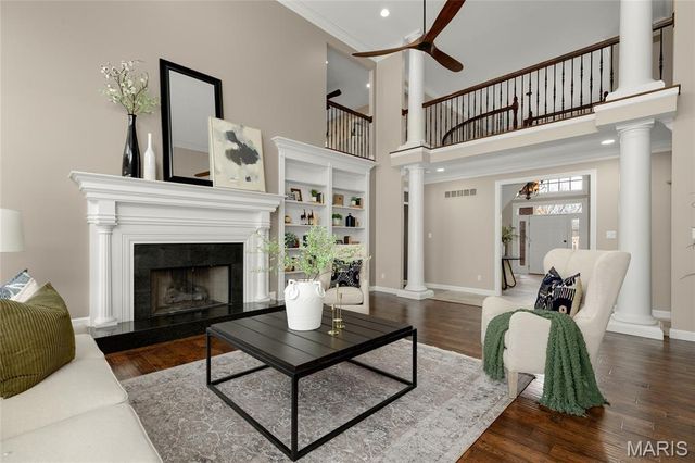 997 Tara Oaks Drive, Chesterfield, MO 63005