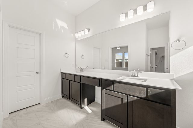 966 Richard Pittmon Drive, Desoto, TX 75115