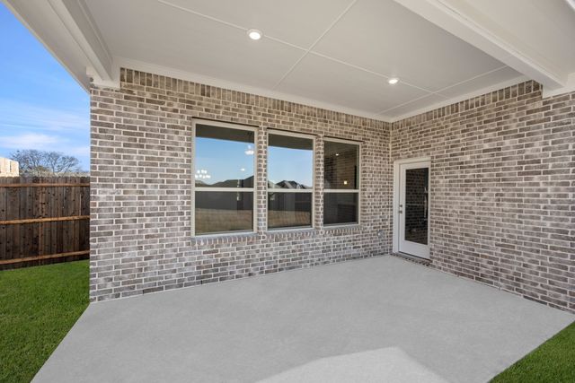 966 Richard Pittmon Drive, Desoto, TX 75115