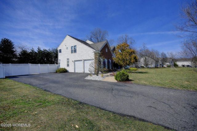 31 Dressage Place, Freehold, NJ 07728