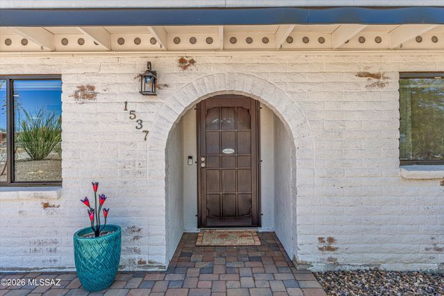 1537 W Cool Drive, Tucson, AZ 85704