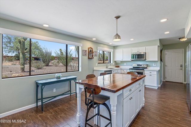1537 W Cool Drive, Tucson, AZ 85704
