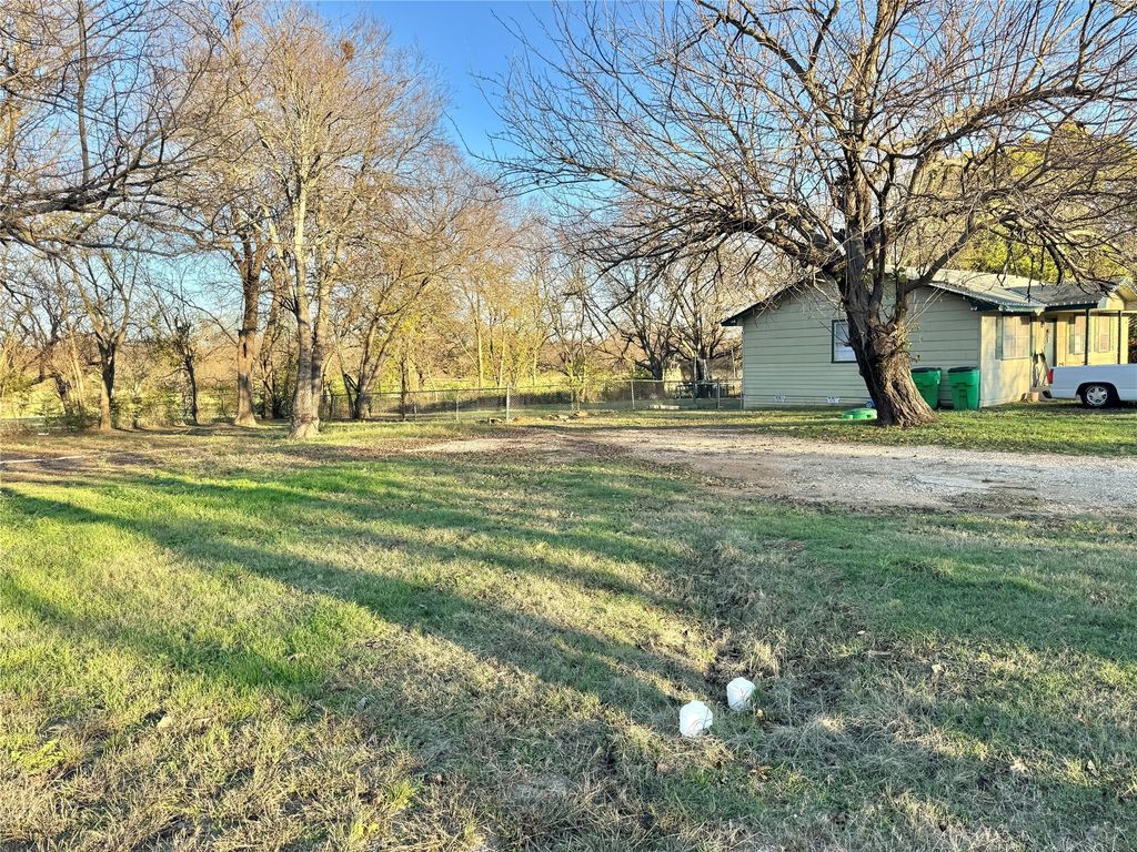 1812 Rice Avenue, Gainesville, TX 76240