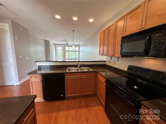 1101 W 1st Street 409, Charlotte, NC 28202