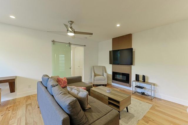 455 Orange Ave. B, Coronado, CA 92118