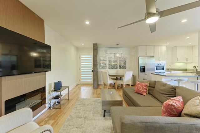 455 Orange Ave. B, Coronado, CA 92118