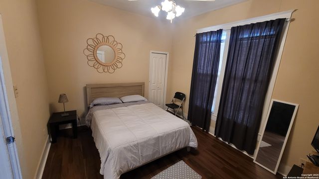 203 Warren, San Antonio, TX 78212