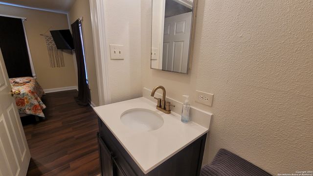 203 Warren, San Antonio, TX 78212