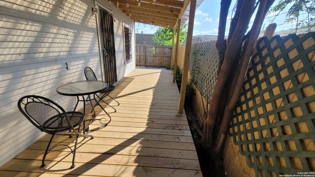 203 Warren, San Antonio, TX 78212