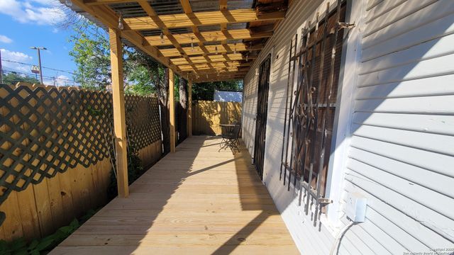 203 Warren, San Antonio, TX 78212