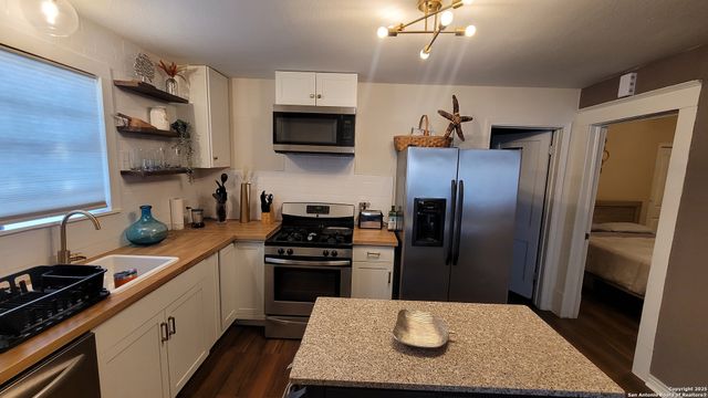 203 Warren, San Antonio, TX 78212