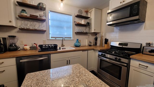 203 Warren, San Antonio, TX 78212