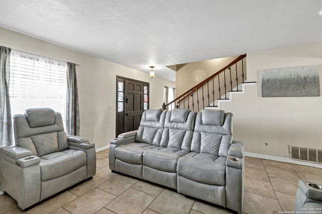 8619 Angel Valley, San Antonio, TX 78227