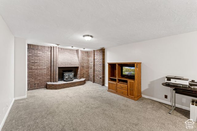 8926 S MIDVALLEY DR, West Jordan, UT 84088