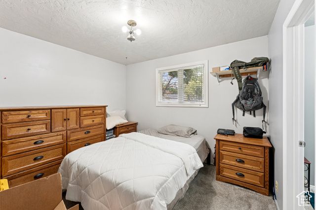 8926 S MIDVALLEY DR, West Jordan, UT 84088