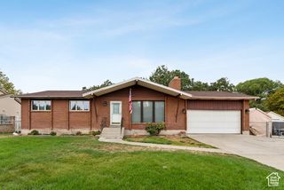 8926 S MIDVALLEY DR, West Jordan, UT 84088