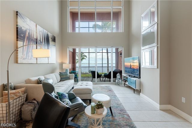 2745 1st ST 107, Fort Myers, FL 33916