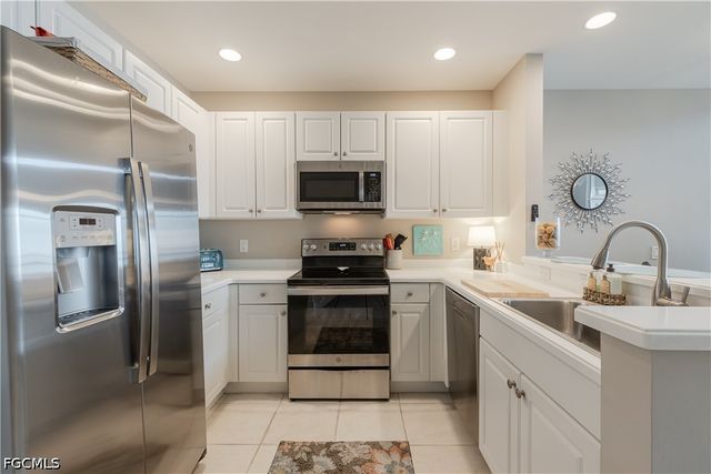 2745 1st ST 107, Fort Myers, FL 33916