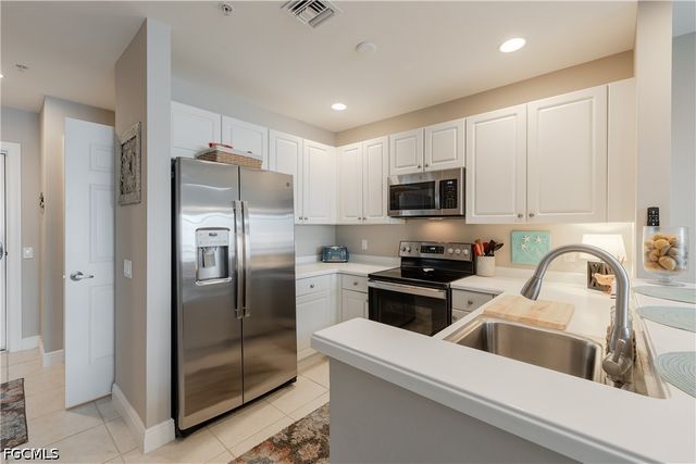 2745 1st ST 107, Fort Myers, FL 33916