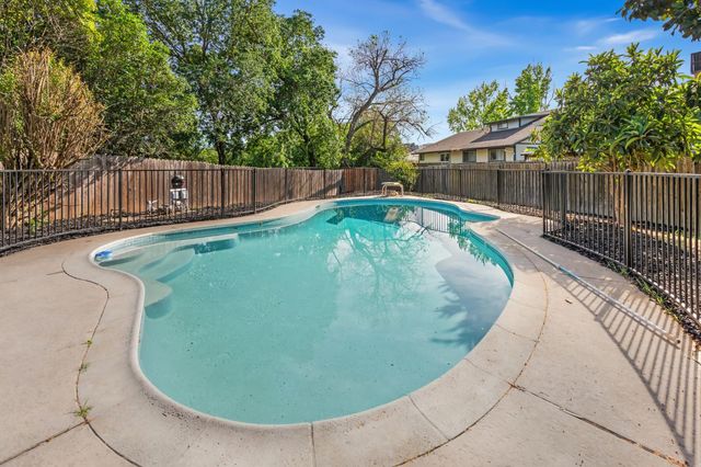 7524 Widgeon Way, Fair Oaks, CA 95628