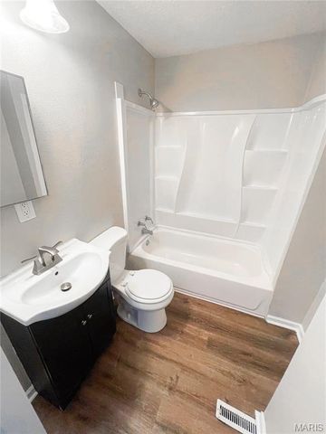 3524 Theresa Avenue, St Ann, MO 63074