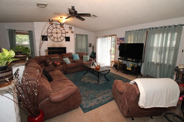 219 Warren Rd, El Dorado, KS 67042