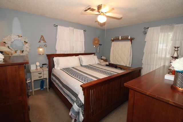 219 Warren Rd, El Dorado, KS 67042