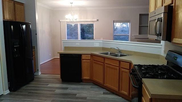 1872 Candlelight Circle, Montgomery, IL 60538