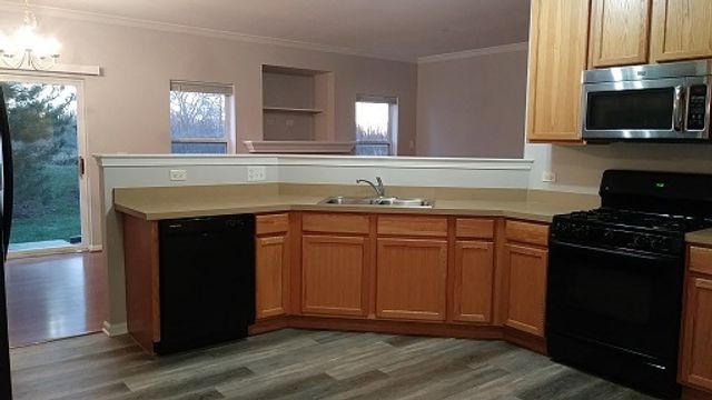1872 Candlelight Circle, Montgomery, IL 60538