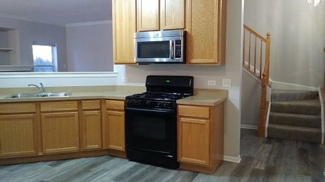 1872 Candlelight Circle, Montgomery, IL 60538