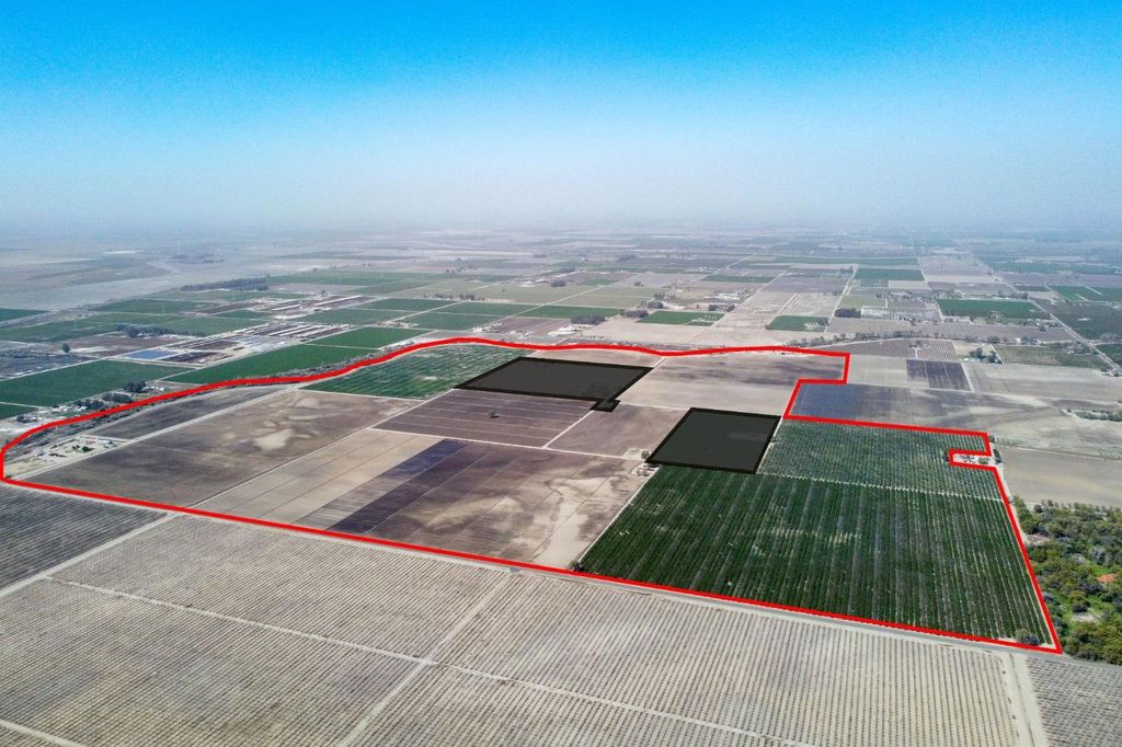 Image 1 of property listing at 0 Lacey Boulevard, Lemoore, CA 93245