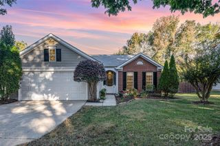 1603 Oakdale Green Drive, Charlotte, NC 28216