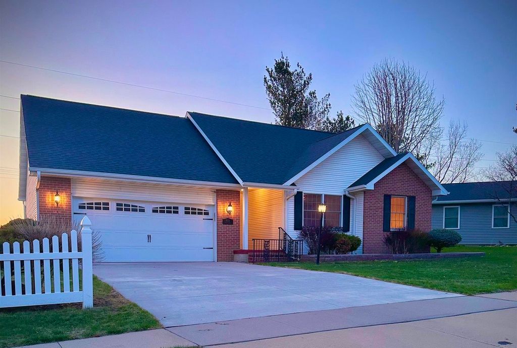 4515 Quesada Court, Cedar Falls, IA 50613