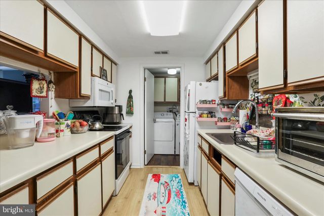 1672 WOODLANDS RUN, Hagerstown, MD 21742