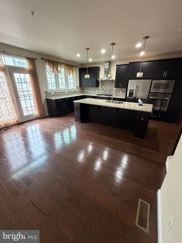 3184 YEAGER DR, Herndon, VA 20171